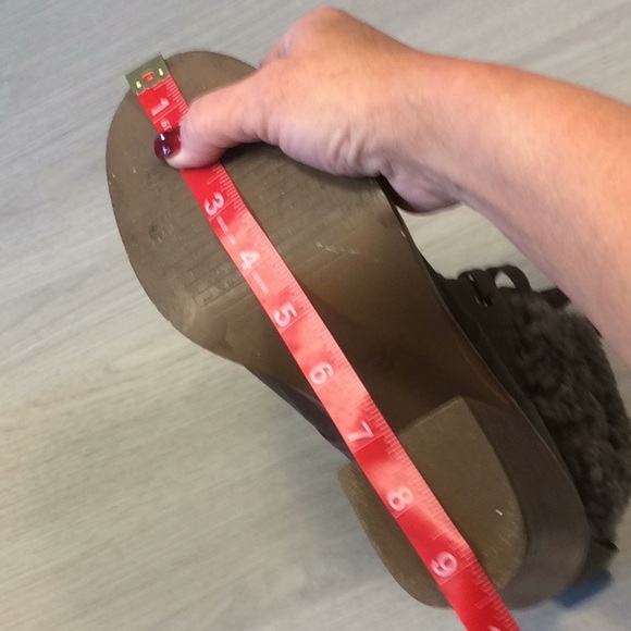 UGG Women Jaxon Brown Cuffed Shearling Bootie- 7.5 - Picture 14 of 16